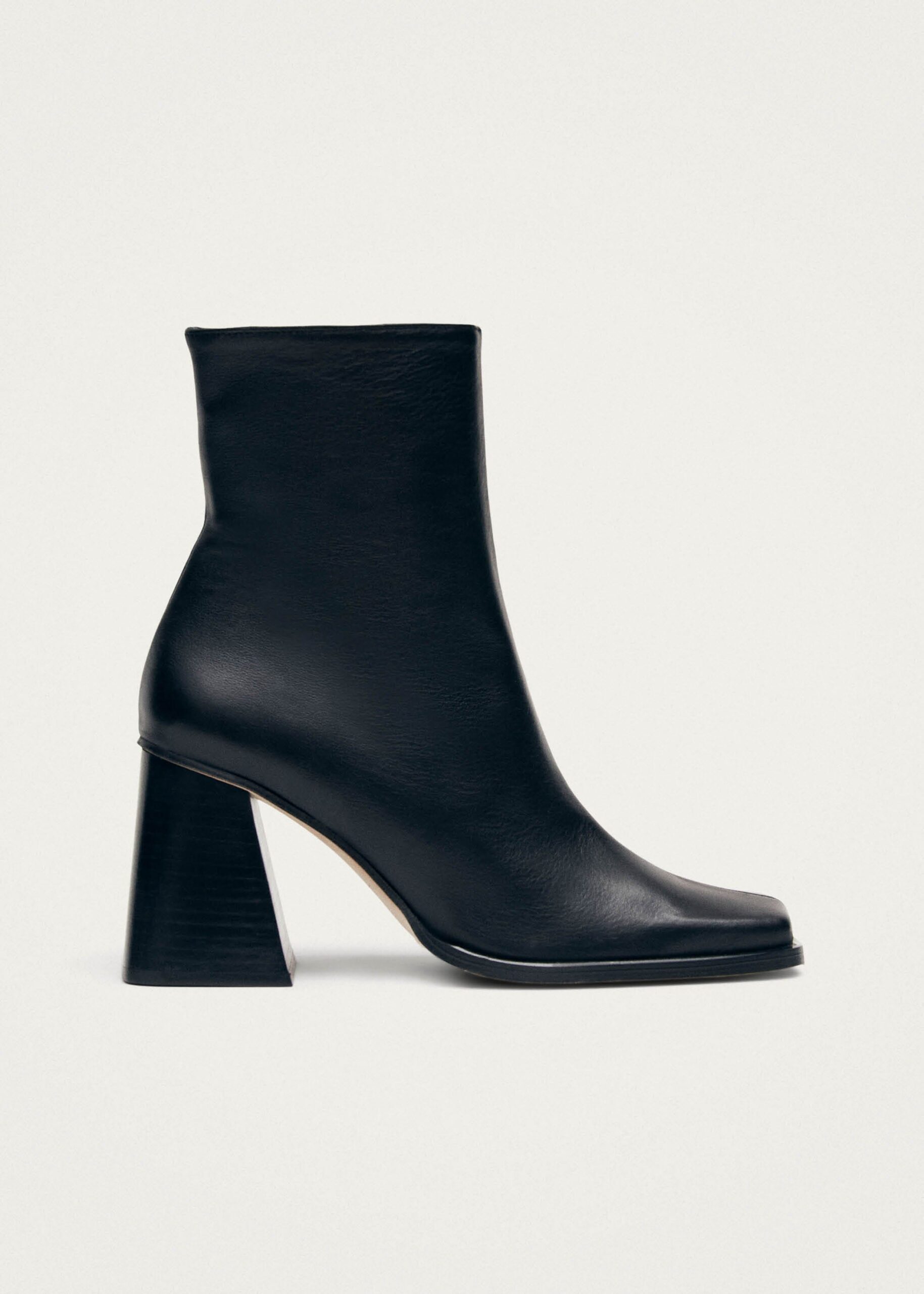 south-black-leather-ankle-boots-ankle-boots-alohas-398023